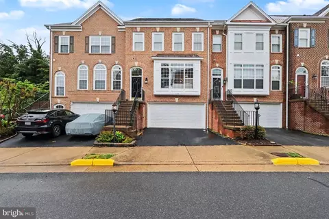 5728 Governors Pond Cir, Alexandria, VA 22310