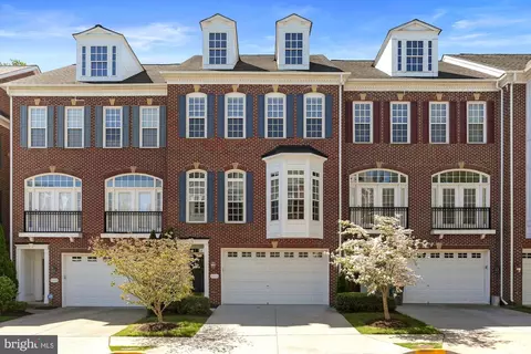 4395 Patriot Park Ct, Fairfax, VA 22030