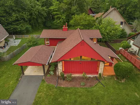 7802 Appledore Ct, Falls Church, VA 22043