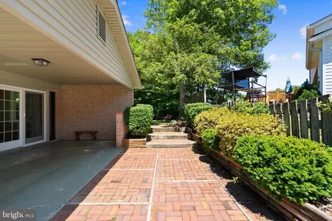 Exterior - 6703 Red Jacket Rd, Springfield, VA 22152 photo 4 of 9