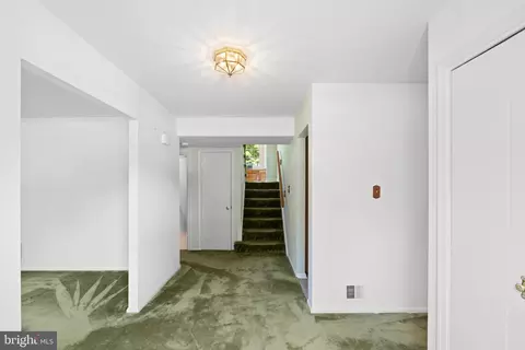 Entry Way - 6703 Red Jacket Rd, Springfield, VA 22152 photo 1 of 4