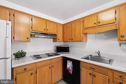 Kitchen - 6703 Red Jacket Rd, Springfield, VA 22152 photo 1 of 3