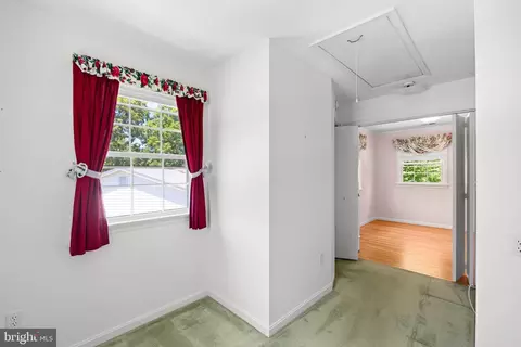 Entry Way - 6703 Red Jacket Rd, Springfield, VA 22152 photo 4 of 4