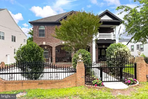 7705 Magarity Rd, Falls Church, VA 22043