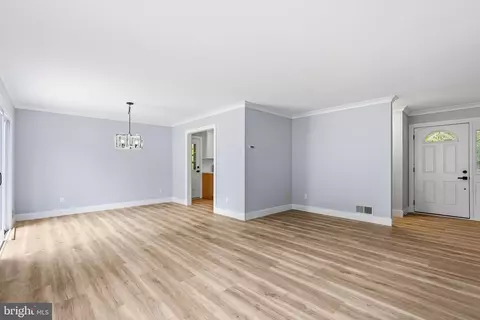 Living - 8416 Danford Ct, Springfield, VA 22152 photo 5 of 10
