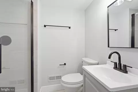 Bath - 8416 Danford Ct, Springfield, VA 22152 photo 5 of 6