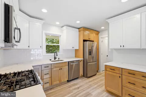 Kitchen - 8416 Danford Ct, Springfield, VA 22152 photo 4 of 4