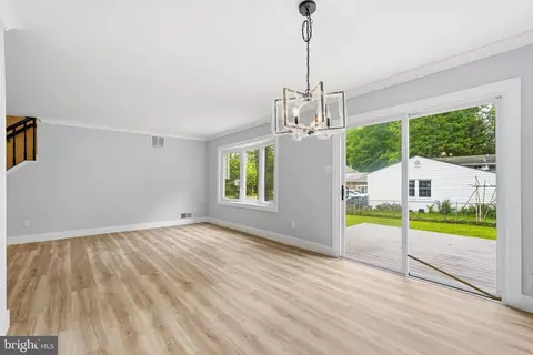 Living - 8416 Danford Ct, Springfield, VA 22152 photo 3 of 10