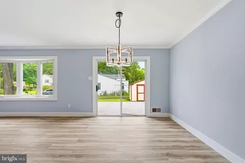 Living - 8416 Danford Ct, Springfield, VA 22152 photo 4 of 10