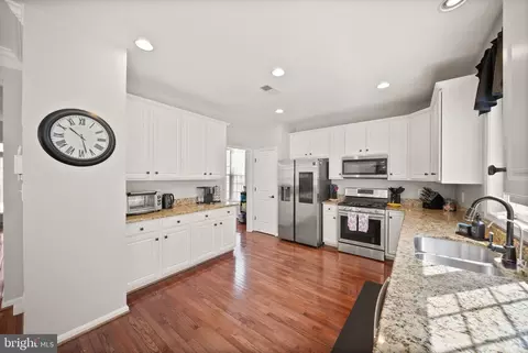 Kitchen - 7705 Ridgepark Ct, Springfield, VA 22153 photo 5 of 6