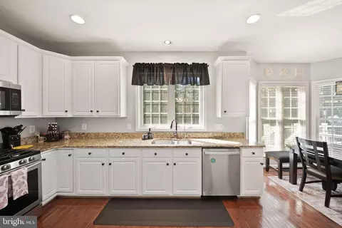 Kitchen - 7705 Ridgepark Ct, Springfield, VA 22153 photo 3 of 6
