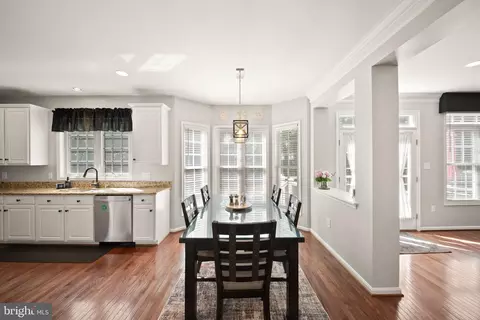 Dining - 7705 Ridgepark Ct, Springfield, VA 22153 photo 2 of 2