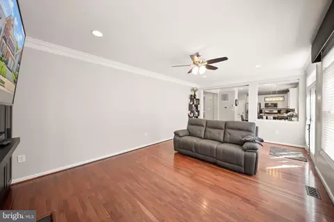 Living - 7705 Ridgepark Ct, Springfield, VA 22153 photo 4 of 5
