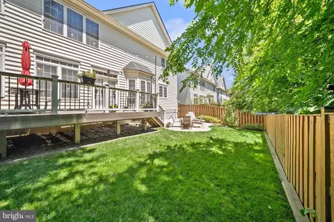 Exterior - 7705 Ridgepark Ct, Springfield, VA 22153 photo 13 of 16