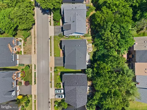View/Area - 7705 Ridgepark Ct, Springfield, VA 22153 photo 1 of 2