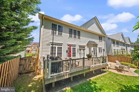 Exterior - 7705 Ridgepark Ct, Springfield, VA 22153 photo 14 of 16