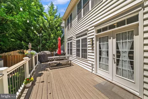 Exterior - 7705 Ridgepark Ct, Springfield, VA 22153 photo 6 of 16
