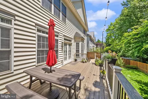 Exterior - 7705 Ridgepark Ct, Springfield, VA 22153 photo 7 of 16