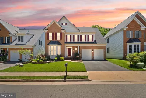 Exterior - 7705 Ridgepark Ct, Springfield, VA 22153 photo 15 of 16