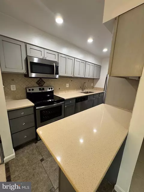 8353 B Dunham Ct #640, Springfield, VA 22152 photo 3