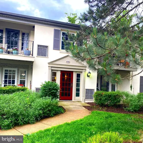8353 B Dunham Ct #640, Springfield, VA 22152