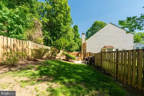 Exterior - 7928 Gambrill Ct, Springfield, VA 22153 photo 7 of 13