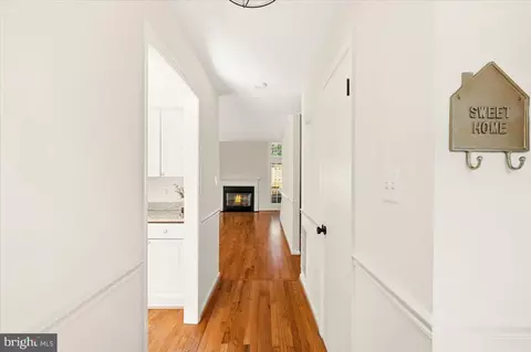 Entry Way - 7928 Gambrill Ct, Springfield, VA 22153 photo 2 of 2