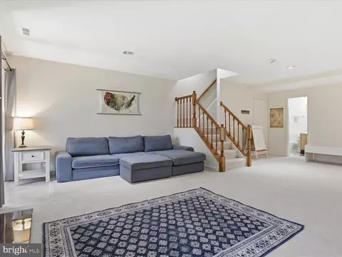 Living - 8892 Eagle Rock Ln, Springfield, VA 22153 photo 1 of 2