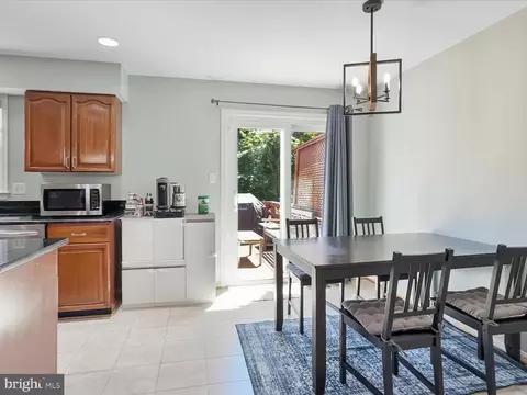 Dining - 8892 Eagle Rock Ln, Springfield, VA 22153 photo 3 of 3