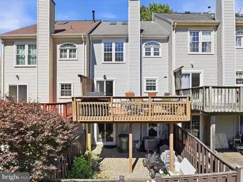 Exterior - 8892 Eagle Rock Ln, Springfield, VA 22153 photo 4 of 6