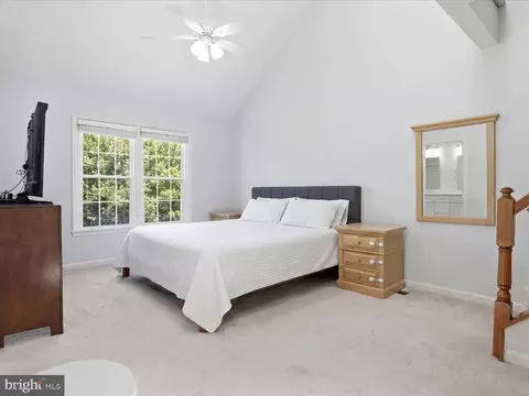 Bedroom - 8892 Eagle Rock Ln, Springfield, VA 22153 photo 2 of 5