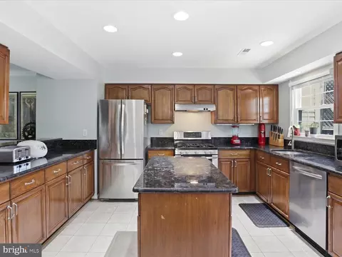 Kitchen - 8892 Eagle Rock Ln, Springfield, VA 22153 photo 1 of 4