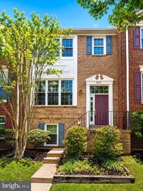 4805 Great Heron Ter, Fairfax, VA 22033