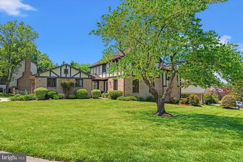3800 Ridgelea Dr, Fairfax, VA 22031