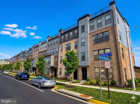 13502 Sayward Blvd #91, Herndon, VA 20171