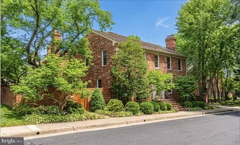 Exterior - 7348 Lewinsville Square Pl, Mclean, VA 22101 photo 4 of 4