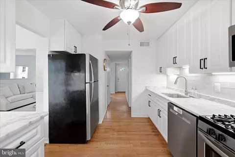 Entry Way - 5446 Lighthouse Ln, Burke, VA 22015 photo 1 of 5