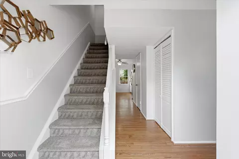 Entry Way - 5446 Lighthouse Ln, Burke, VA 22015 photo 4 of 5