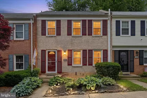 5446 Lighthouse Ln, Burke, VA 22015