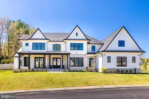 952 Walker Rd, Great Falls, VA 22066