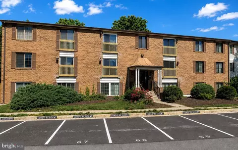 8382 Brockham Dr #F, Alexandria, VA 22309