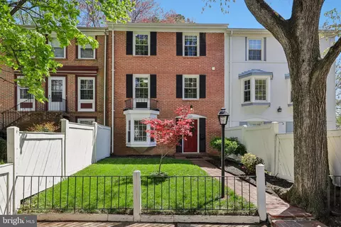 4321 Gramercy Cir, Alexandria, VA 22309