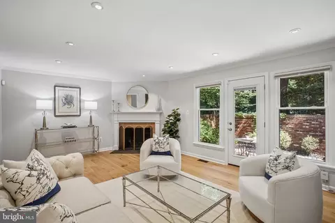 7337 Lewinsville Park Ct, Mclean, VA 22101