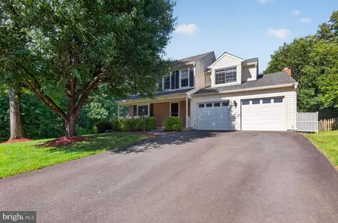 5724 Flagler Dr, Centreville, VA 20120