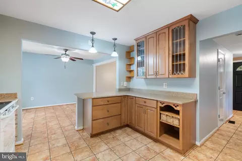 Entry Way - 4084 Braxton Rd, Chantilly, VA 20151 photo 1 of 4