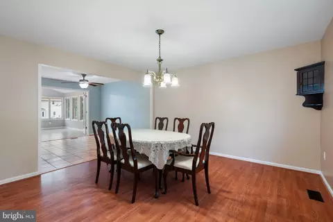 Dining - 4084 Braxton Rd, Chantilly, VA 20151 photo 3 of 4