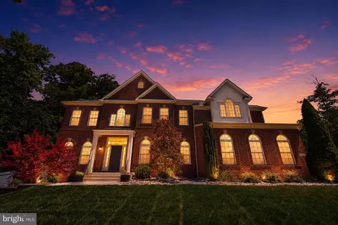 9124 Ridgely Dr, Lorton, VA 22079