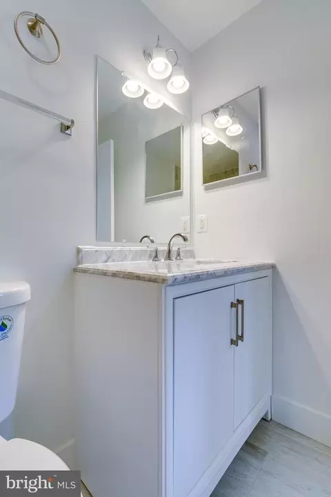 Bath - 1700 A Ascot Way, Reston, VA 20190 photo 2 of 3