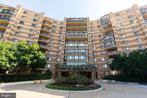 8380 Greensboro Dr #607, Mclean, VA 22102