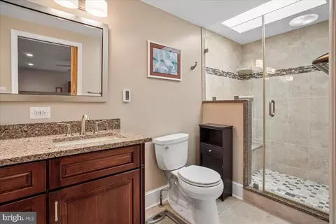 Bath - 9739 Ironmaster Dr, Burke, VA 22015 photo 1 of 5